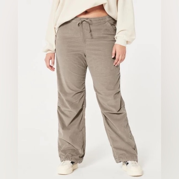 Hollister Adjustable Rise Parachute Baggy Corduroy Pants - Picture 3 of 9